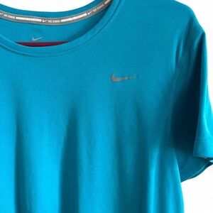 Nike Women’s Dri-FIT Swoosh Plus-Size Running Top – Size 1X